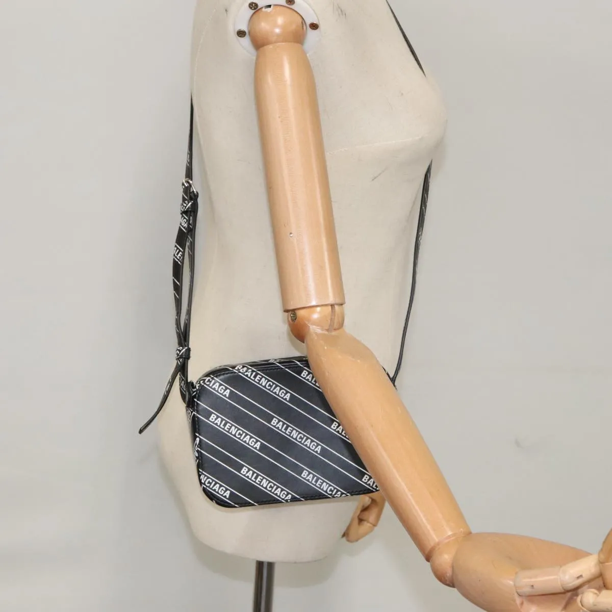 Balenciaga Everyday Black Leather Bag