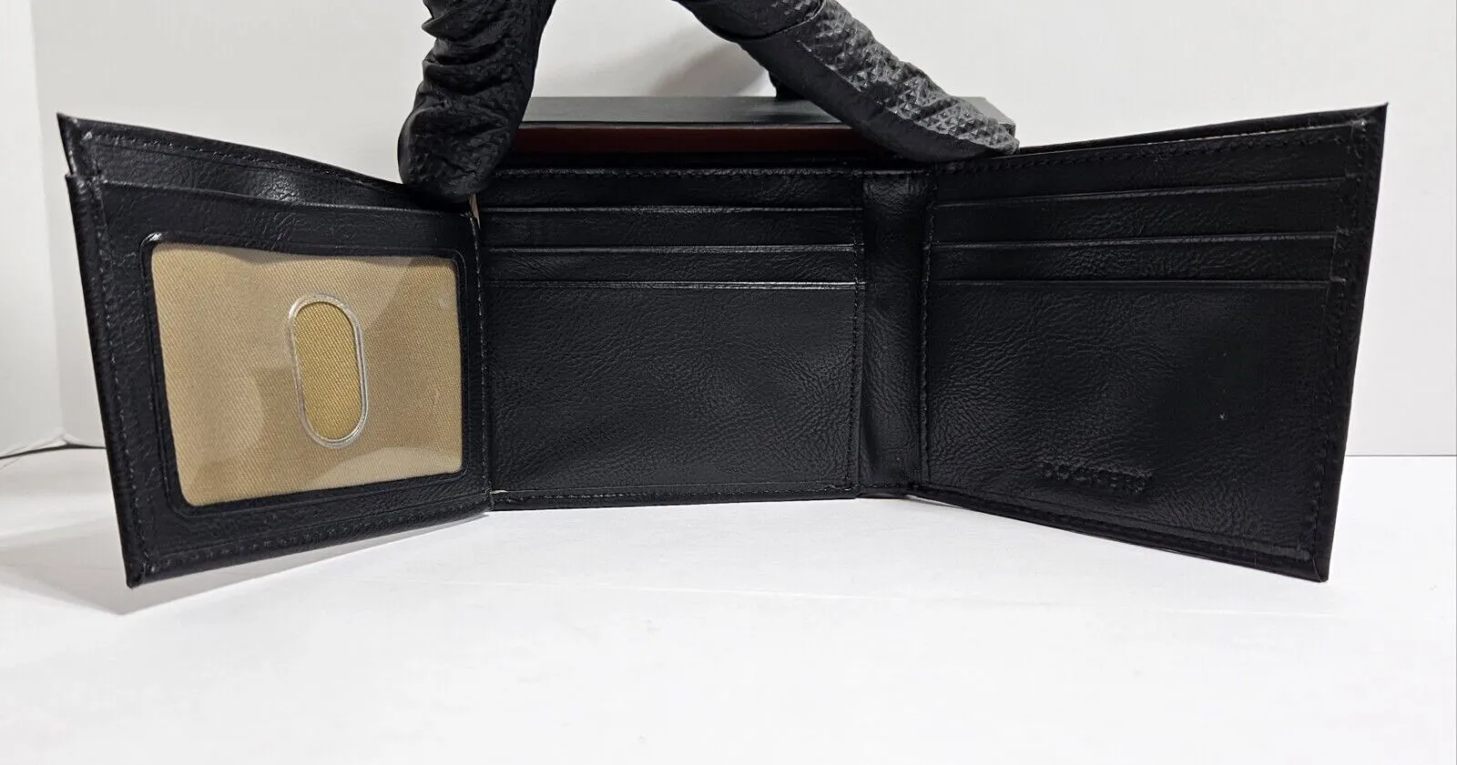 Dockers Handcrafted Bifold Wallet Black With Logo