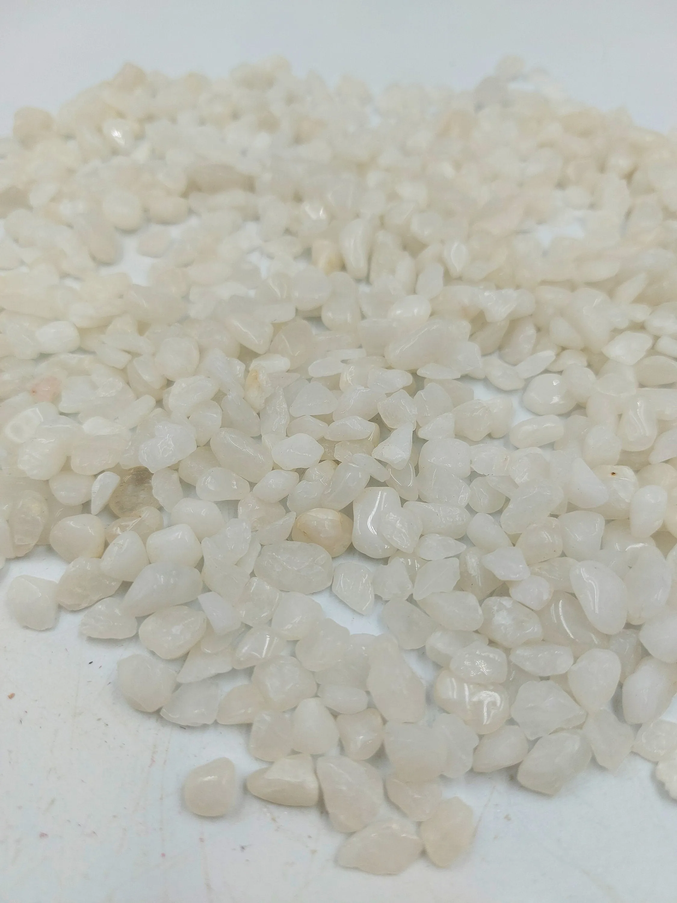 Onyx White Polished Crystal Chips, Tumbled Healing Gemstone, New Age Polished Semi-Precious Rocks