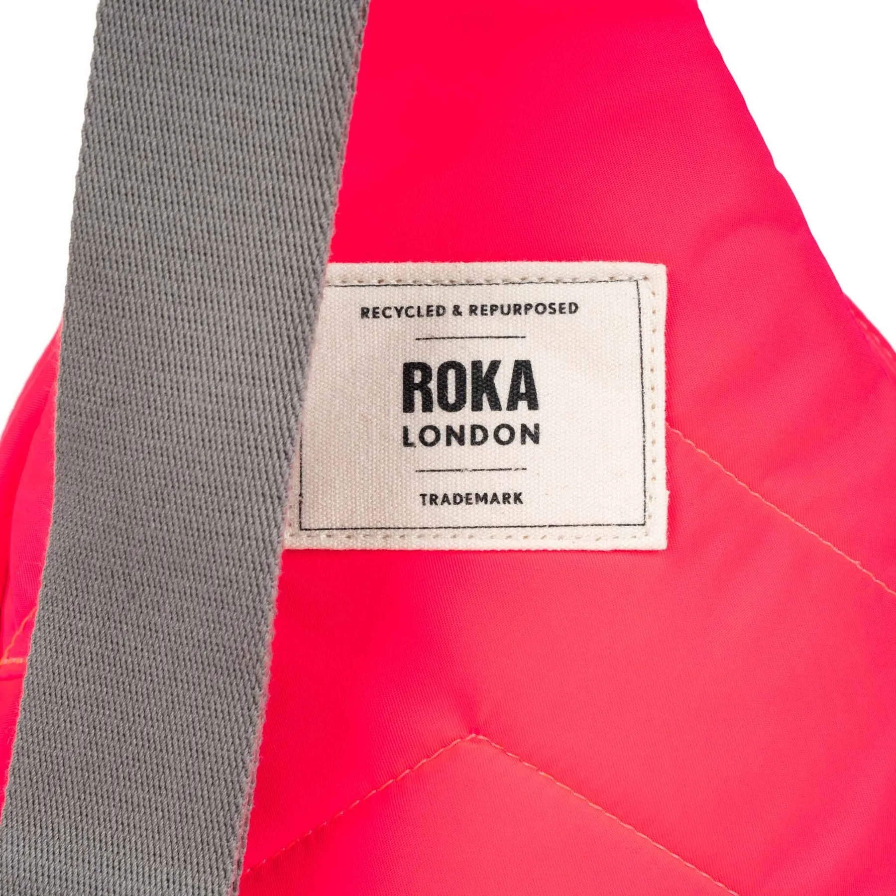 ROKA Willesden B Large Recycled Nylon Bag - Raspberry