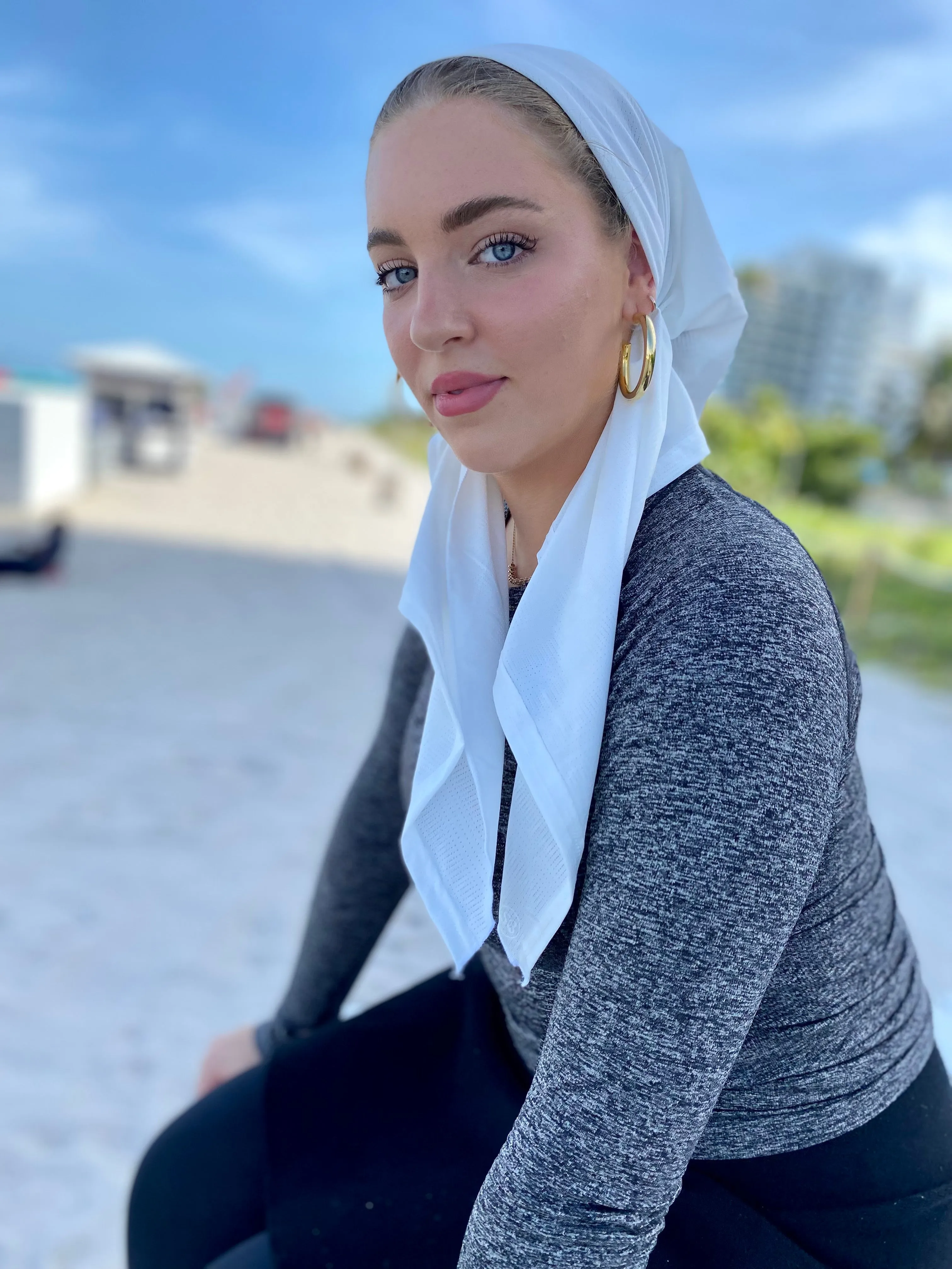SB Dri Fit Pretied Scarf White (with Velvet Grip)