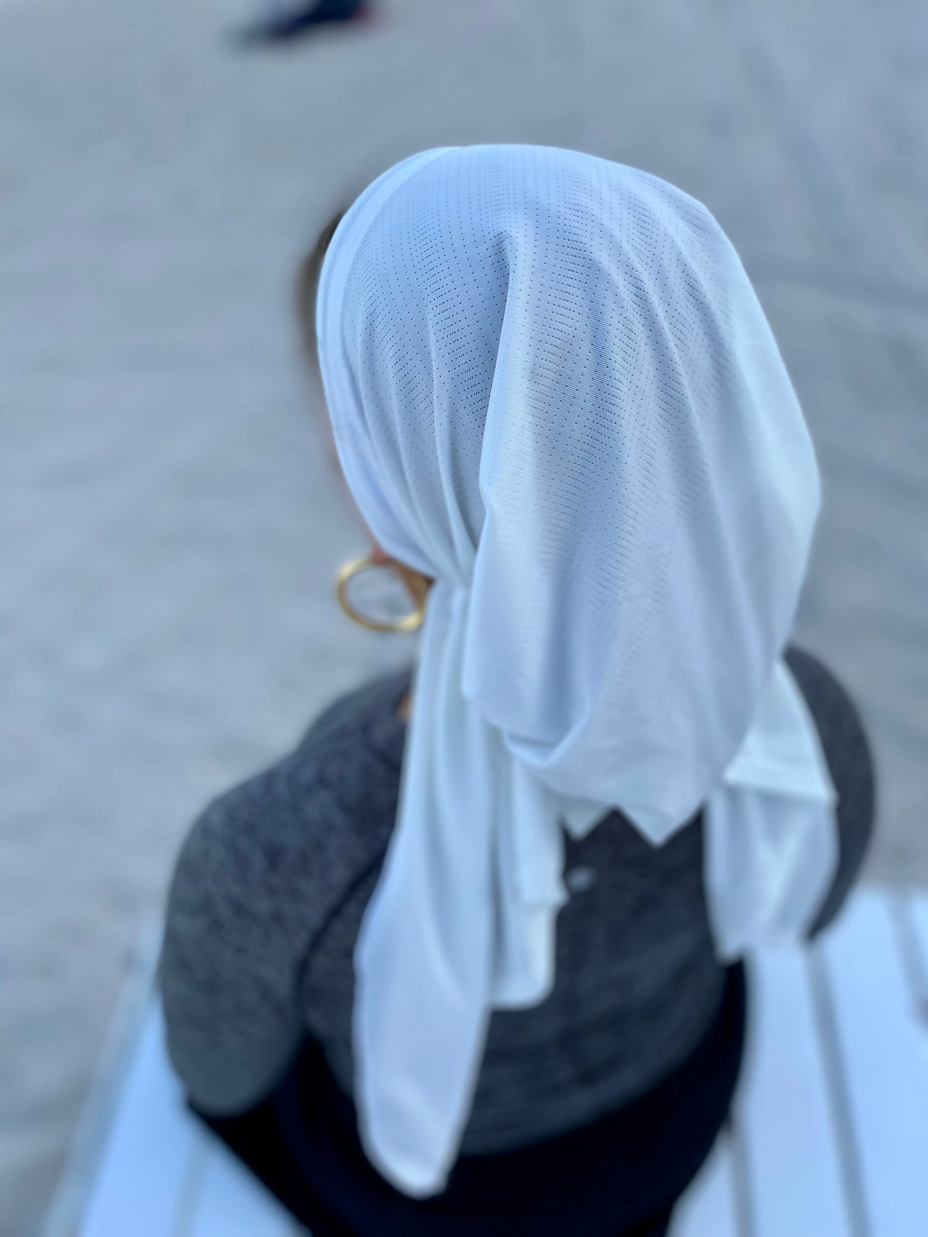 SB Dri Fit Pretied Scarf White (with Velvet Grip)