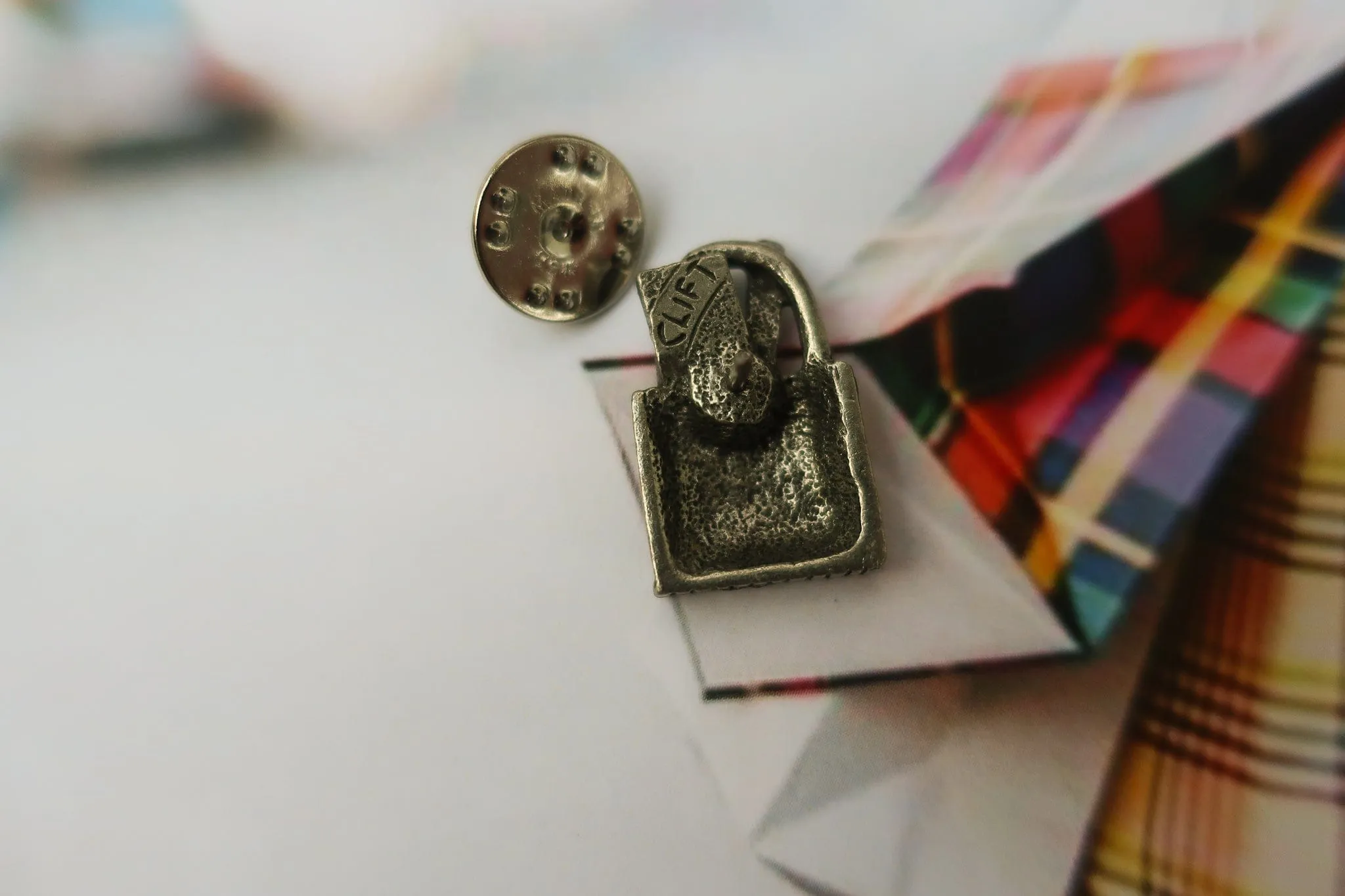 Shopping Bag Lapel Pin